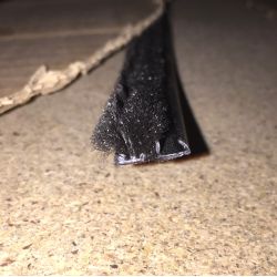 Profilé brosse Portel sur haut de porte Profilé brosse Portel sur haut de porte